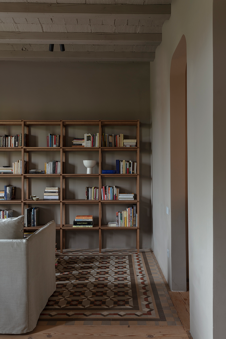 VIVENDA EIXAMPLE_Custom Shelving_Torndelacreu