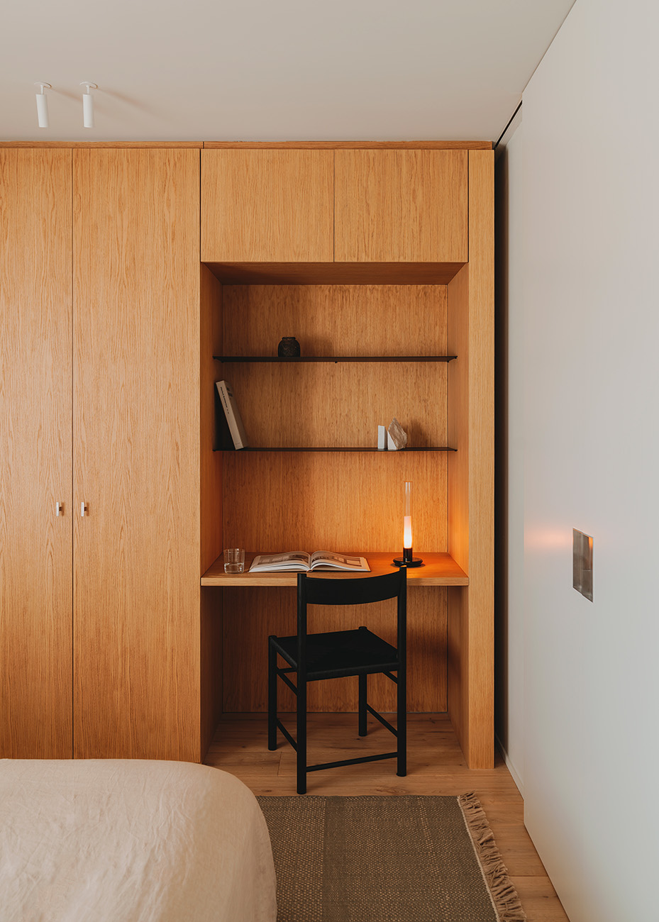 VIVENDA TARRAGONA_Custom Desk & Cabinets_Torndelacreu